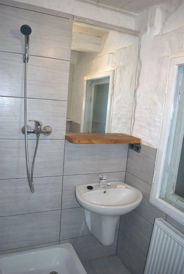 Апартаменты Fajne Stylowe Studio Z Aneksem Kuchennym Познань Экстерьер фото